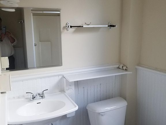 5th image of 1923 Floyd Ave Floor 2