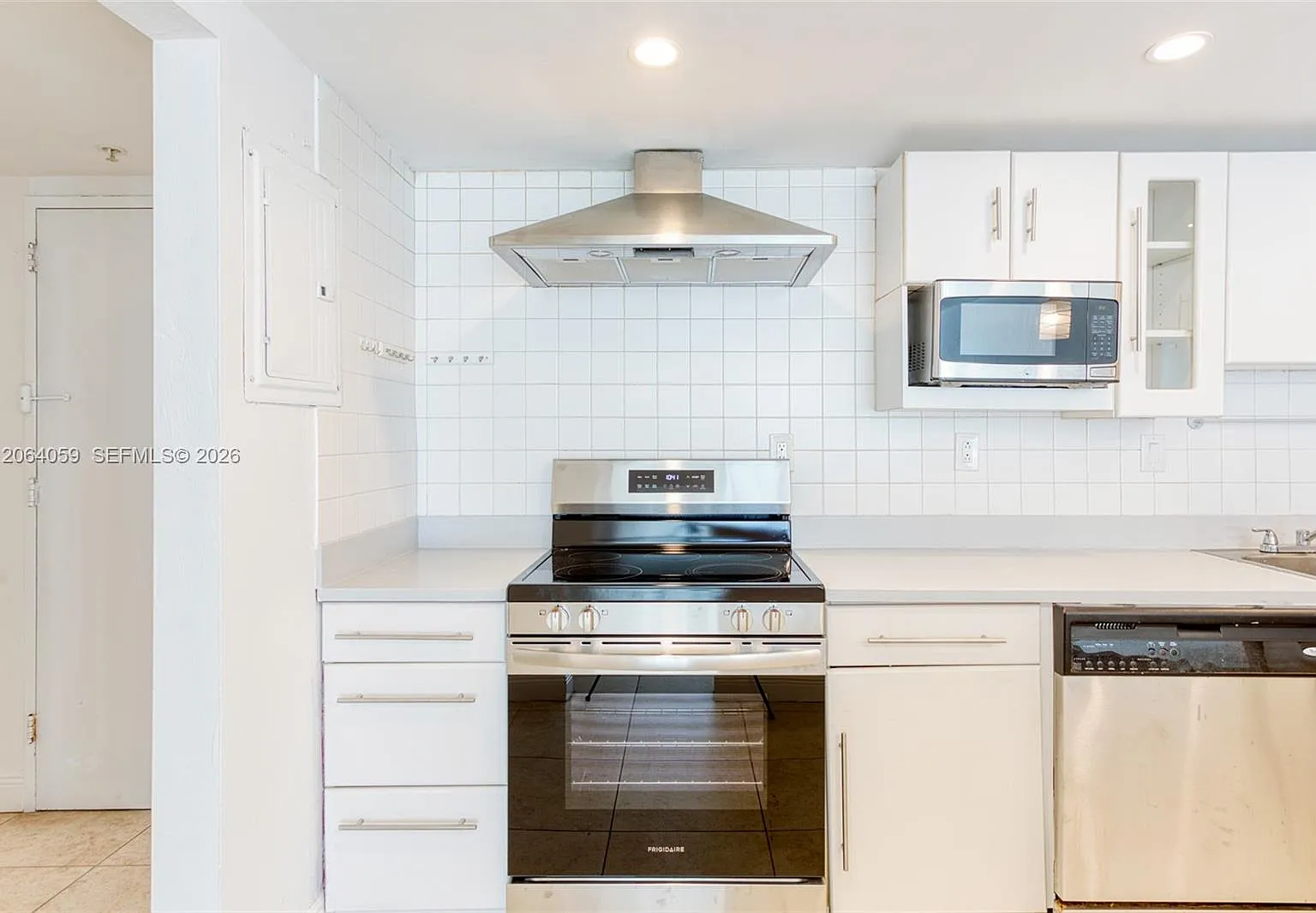 Oceanview Building B Cond — Photo 4
