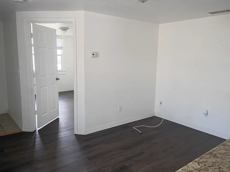 611 Ora St #4 — Photo 11
