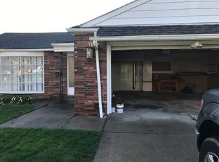 6041 Northview Dr, Seven Hills, OH