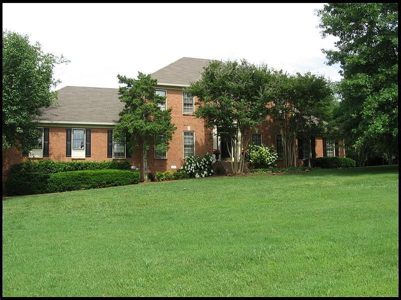 1424 Arrowhead Dr -Indian Point Brentwood