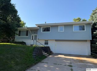 7507 Newport Ave, Omaha, NE 68122