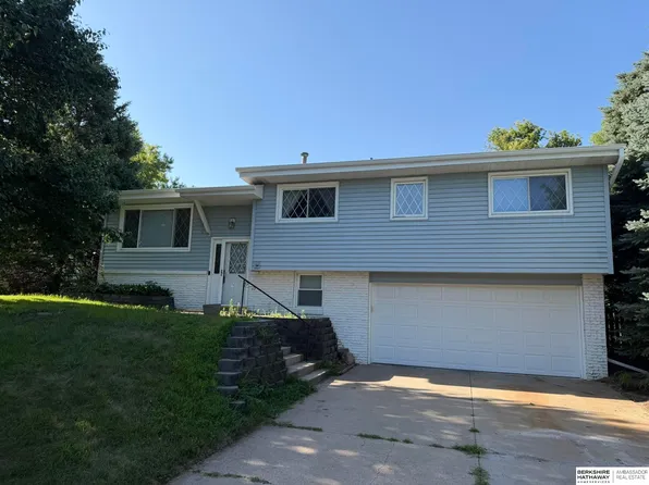 7507 Newport Ave, Omaha, NE 68122