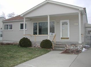 6703 Deering St, Garden City, MI 48135