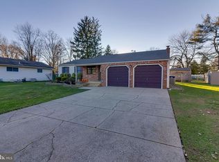 612 Orchard Ct, Mount Laurel, NJ 08054