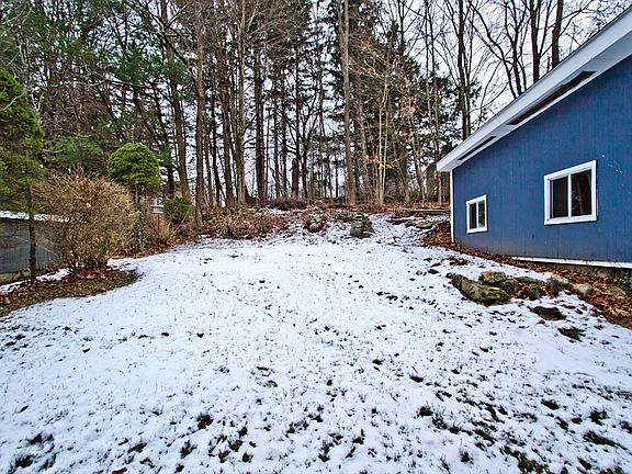 5th image of 21 Chesley St