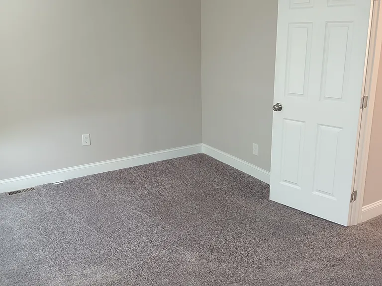 entrance to 2nd br