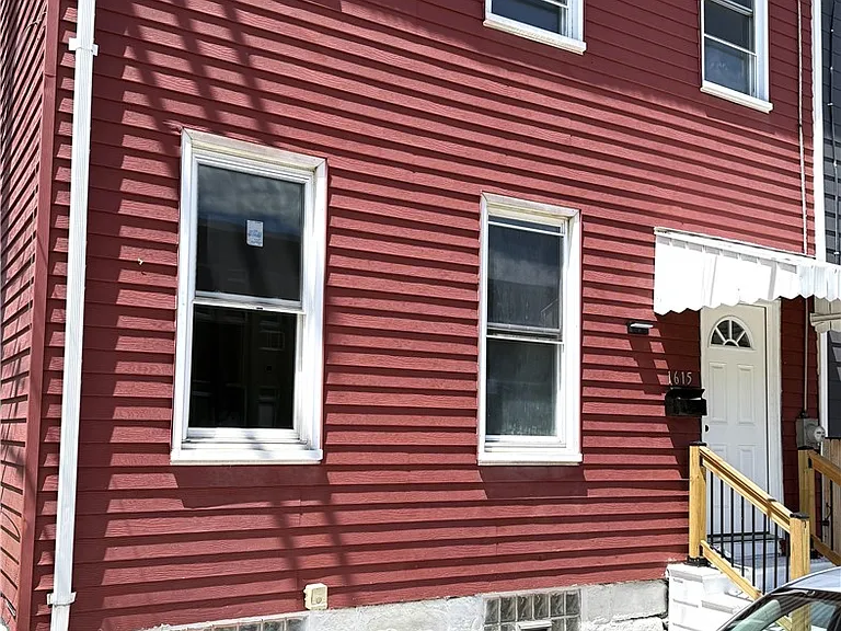 1615 Manhattan St — Photo 1