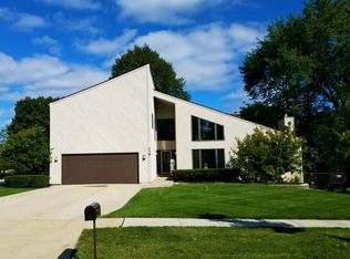 36 W Niagara Ave, Schaumburg, IL 60193