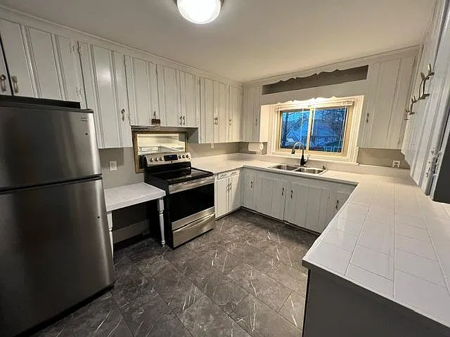 3607 Lynn Rd — Photo 1