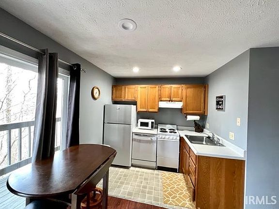 2nd image of 9305 S Pointe Retreat Dr