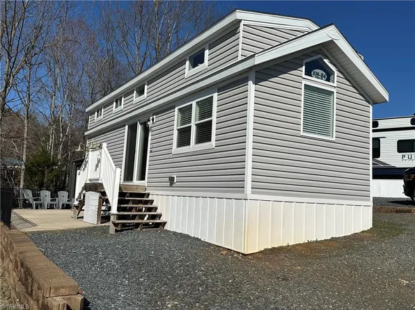 108 Eagle Dr, New London, NC 28127