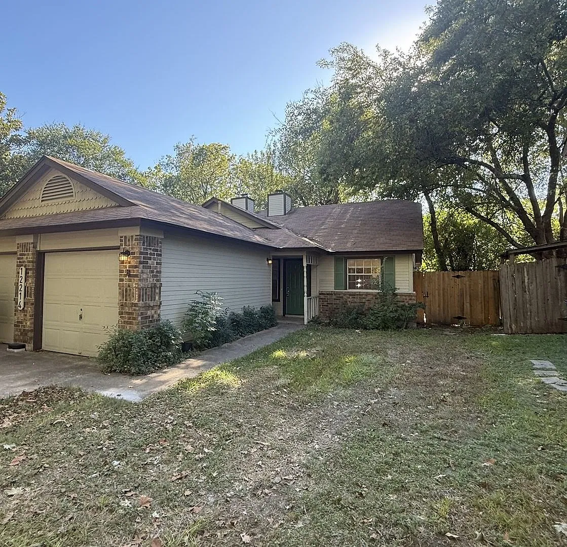 Bentley Estates LLC (12214 Tyson Cv) — Photo 1