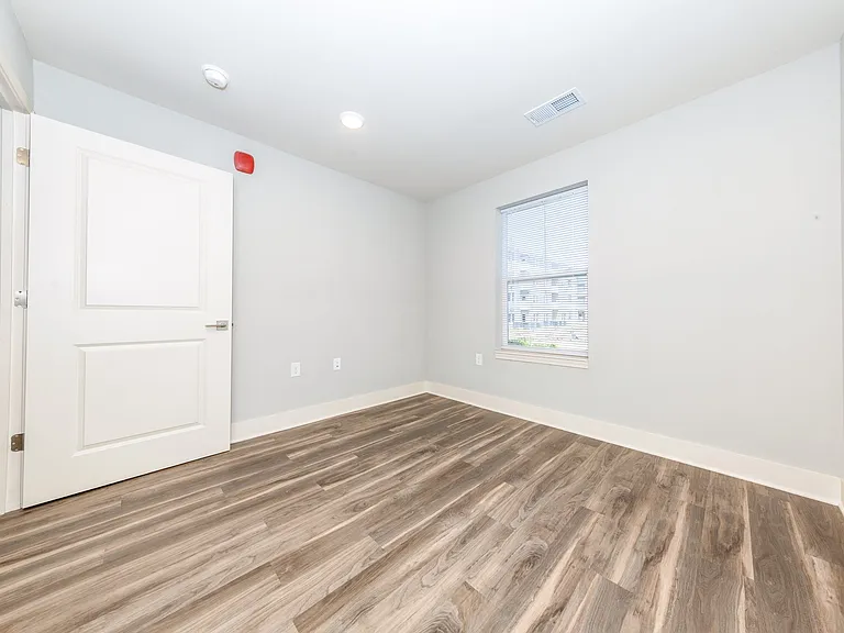 The Caravel Apartments — Photo 18