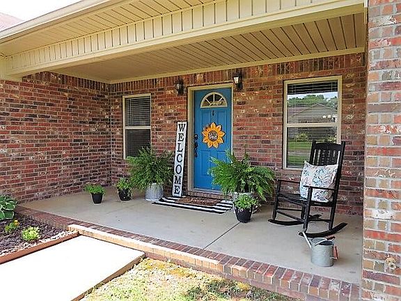 2nd image of 305 Ashford Dr