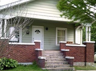 306 S Main St, Zeigler, IL 62999