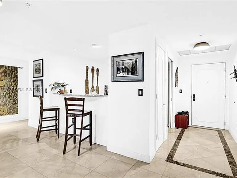 3400 SW 27th Ave #206 — Photo 11