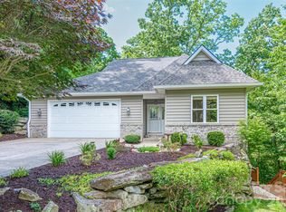 299 Carriage Summitt Way, Hendersonville, NC 28791