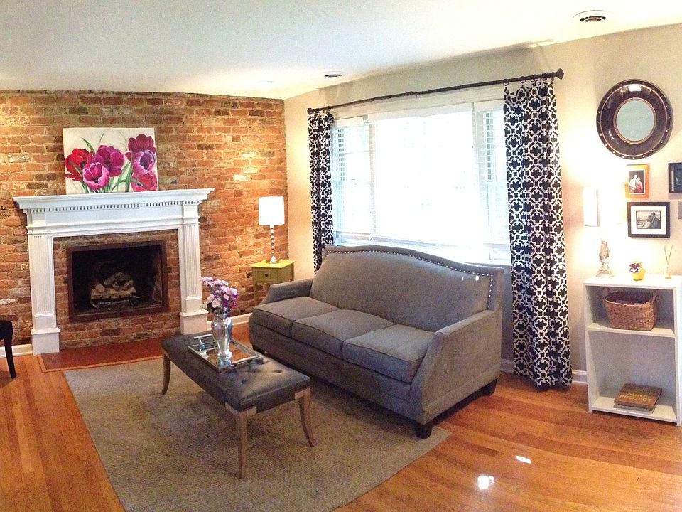 Spacious living room