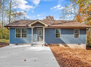 709 New Clear Branch Rd, Lake City, TN 37769