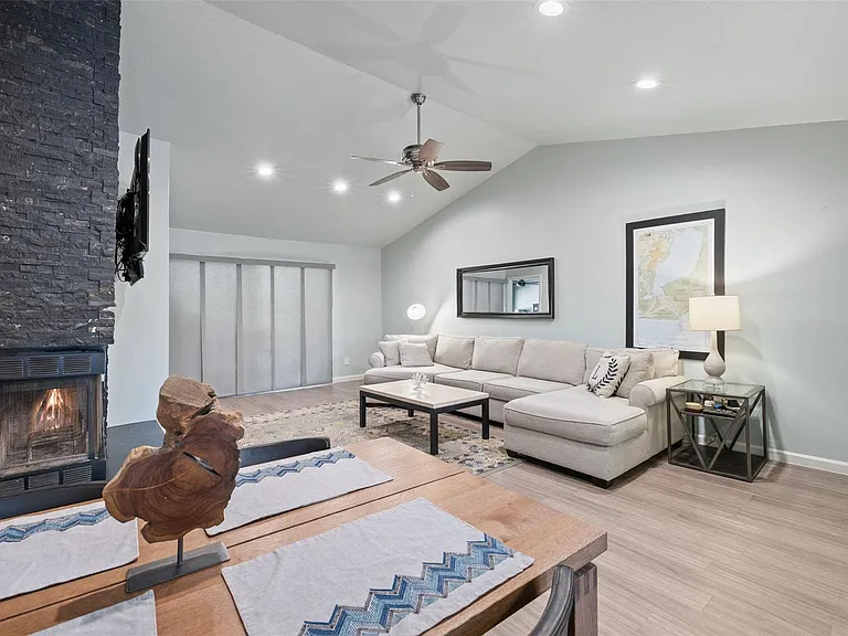 2450 Wickersham Ln #302 — Photo 10