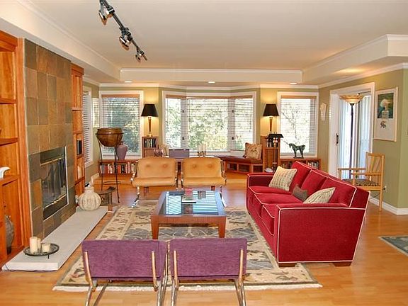 4th image of 3000 Glazier Way APT 230