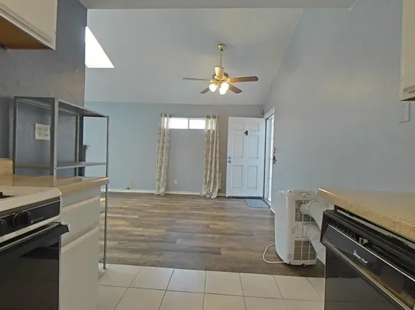 331 Newport Ave #4, Long Beach, CA 90814