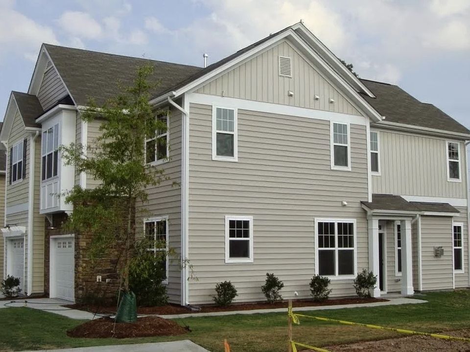 1st image of 100 Suffolk Green Ln