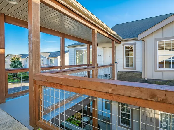 815 Judson Street #201, Lynden, WA 98264