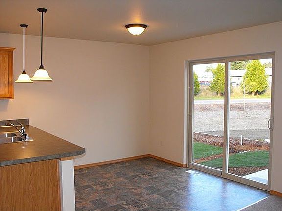 5th image of 800 NW Snow Creek Way
