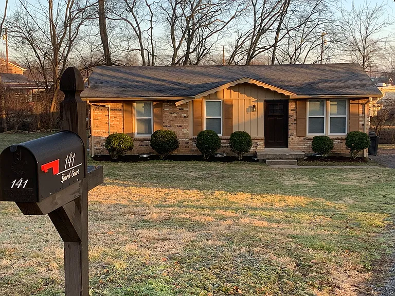 141 Laurel Ct — Photo 15