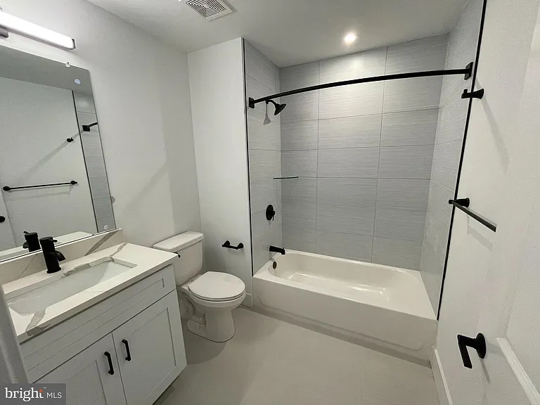 505 S Orange St #1 — Photo 22