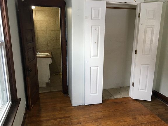 4th image of 4310 Bell St