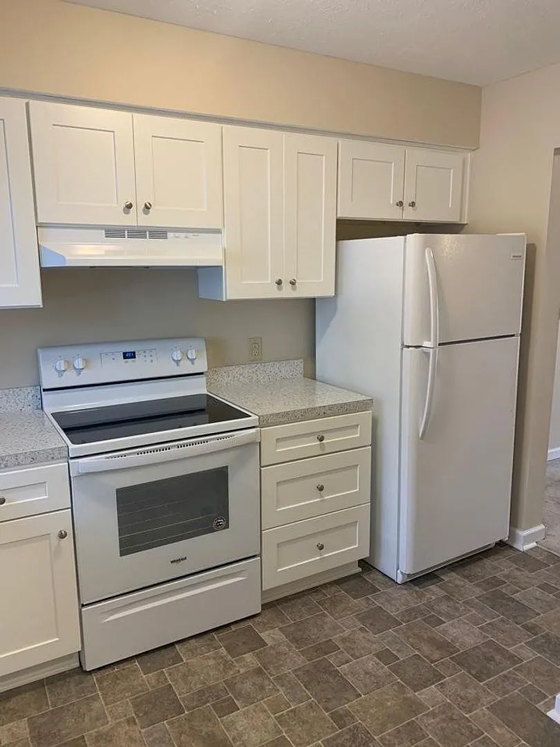 2 bedroom 1.5 bathroom Townhouse located in Carolina Pines — Photo 1