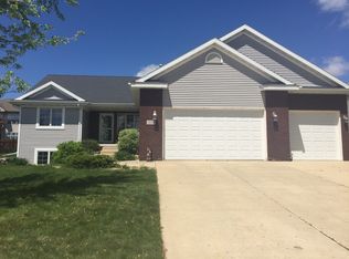 3210 Bookham Dr, Sun Prairie, WI 53590
