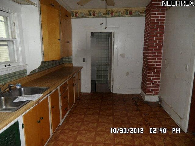 2nd image of 334 Oxford Ave