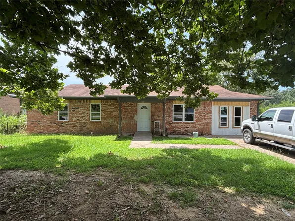 610 6th St, Talihina, OK 74571