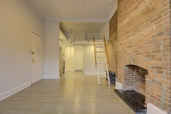 Rented by Bond New York | media 29