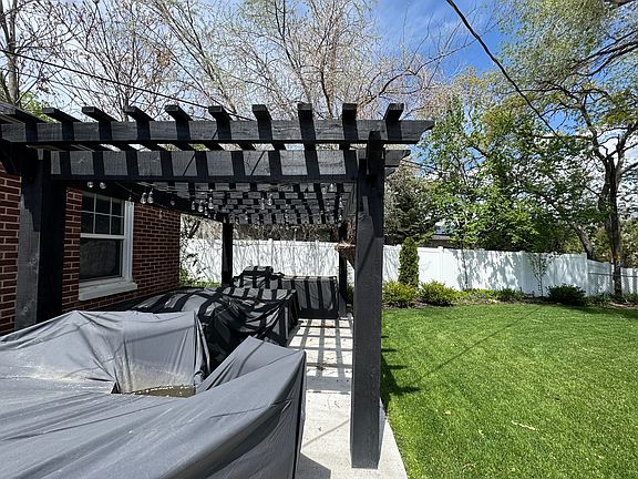 2nd image of 2065 E Stratford Dr