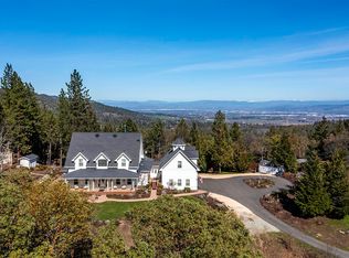 668 Wagon Trail Dr, Jacksonville, OR 97530