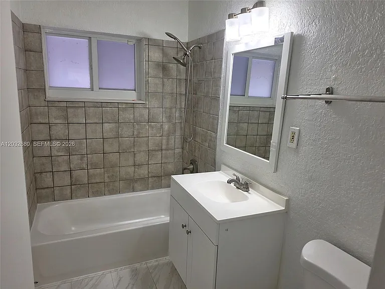 5225 NE 4th Ave — Photo 18