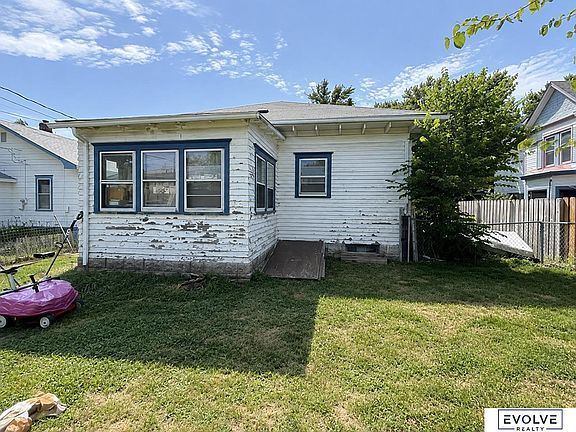 3rd image of 716 N 10th St