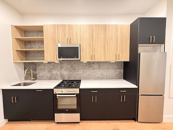 3rd image of 50 Grace St #37E