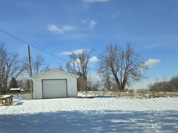 2826 Lake Pleasant Rd S, Osseo, MI 49266