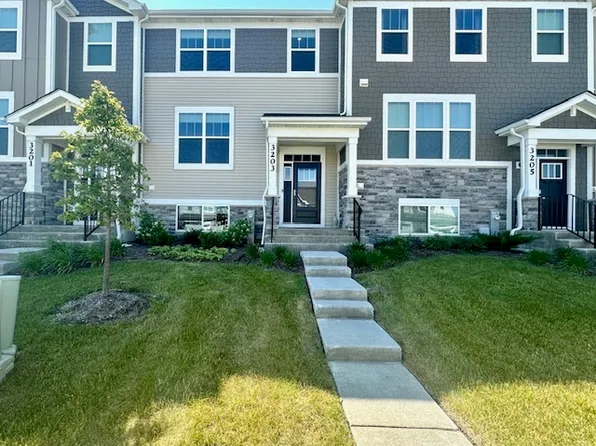 3203 Martini St, Mundelein, IL 60060