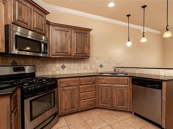 5th image of 1601 Kelley Dr