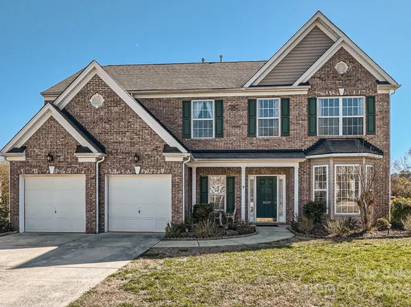 5839 Crimson Oak Ct, Harrisburg, NC 28075