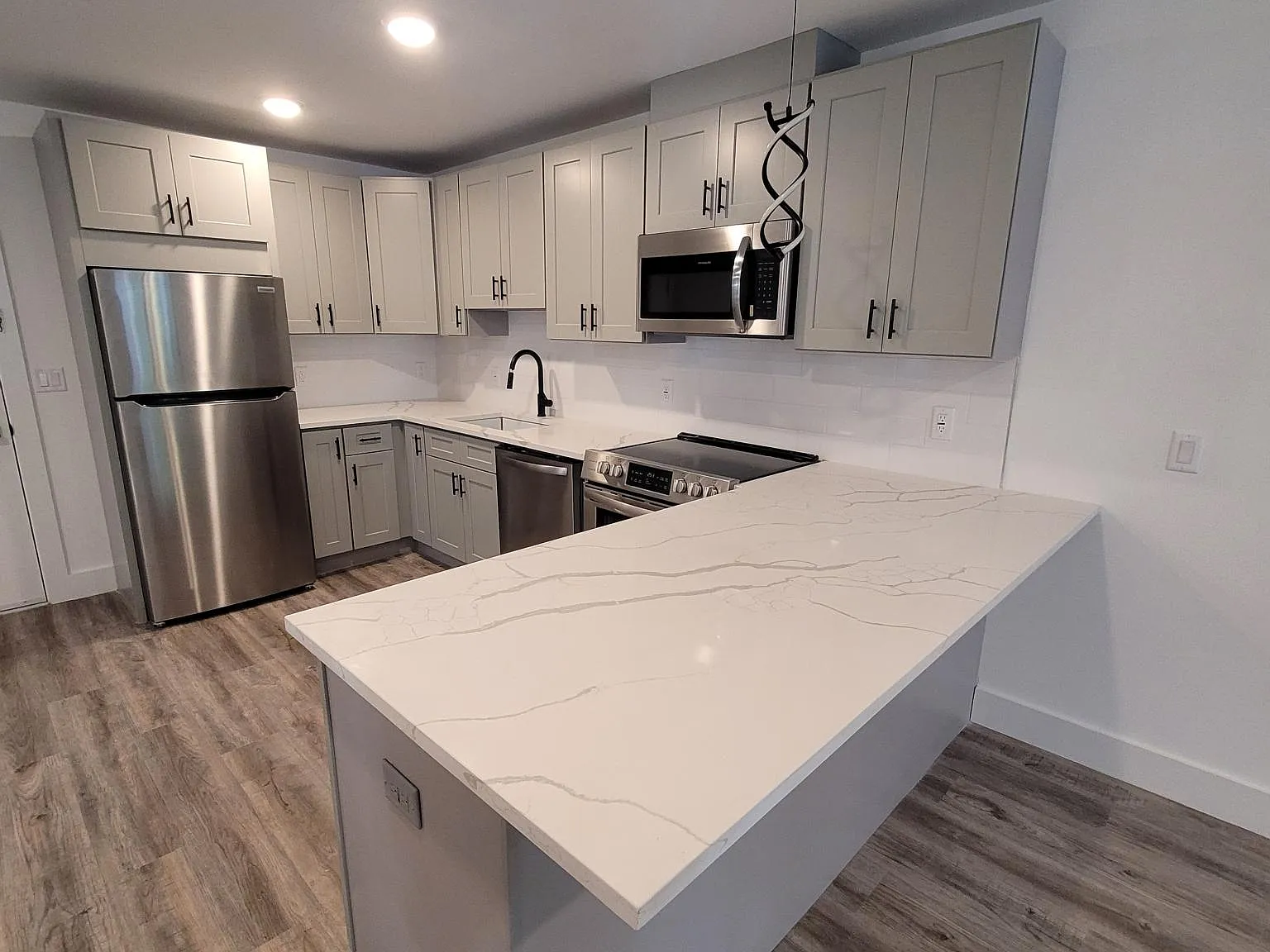 1 bed, 700 sqft, $1,850 — Photo 4