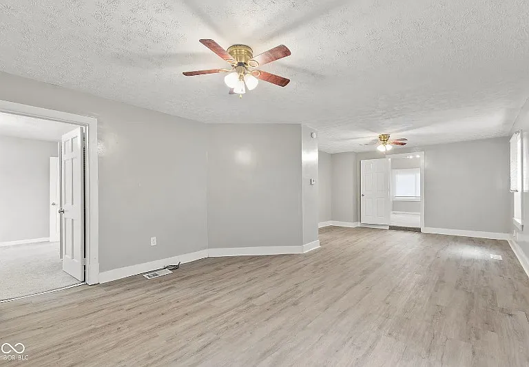 734 Parkway Ave — Photo 2