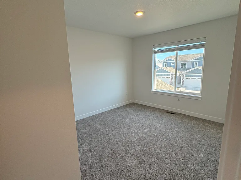 220 NW Waverly Dr #1 — Photo 28